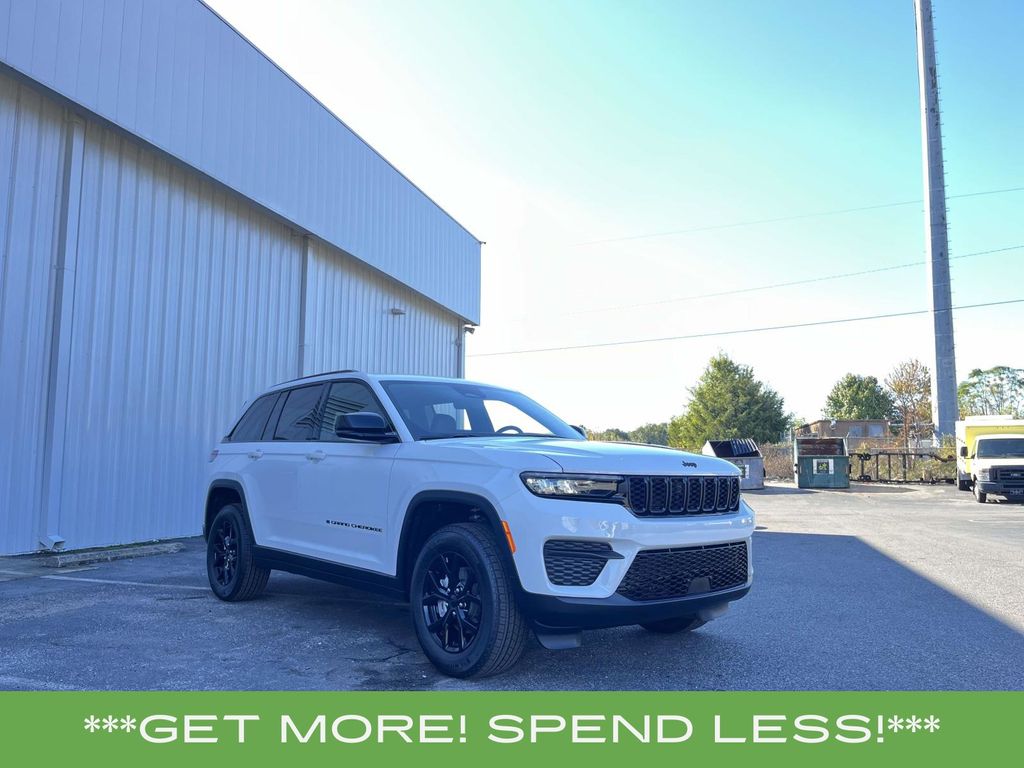 2025 Jeep Grand Cherokee Altitude's photo