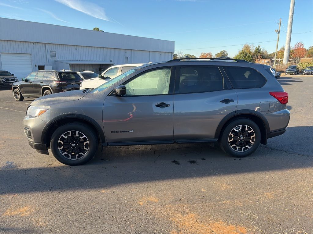 2020 Nissan Pathfinder SV photo 4