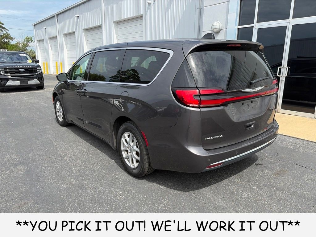 Used 2023 Chrysler Pacifica Touring L Van Passenger Van