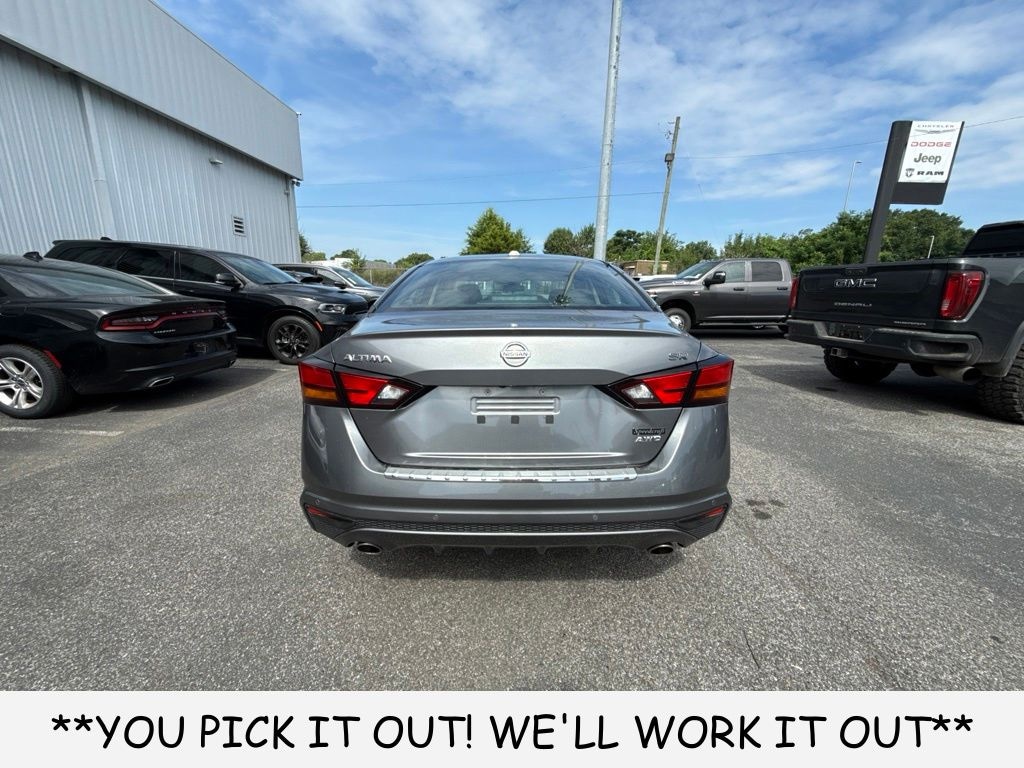 Used 2022 Nissan Altima 2.5 SR Sedan