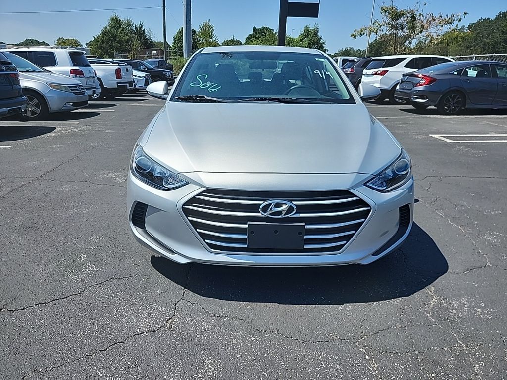 2018 Hyundai Elantra SEL photo 2