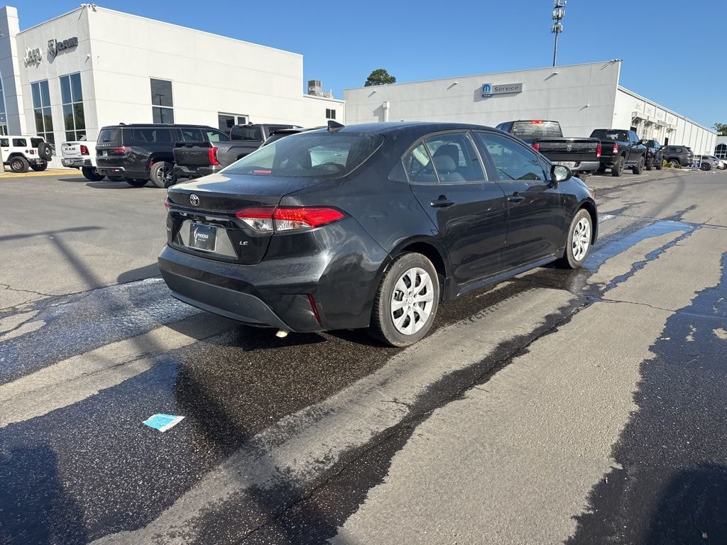 Used 2022 Toyota Corolla LE Sedan