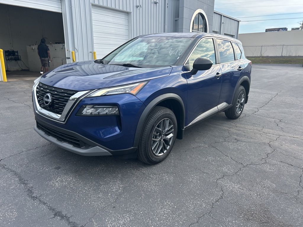 2022 Nissan Rogue S photo 3