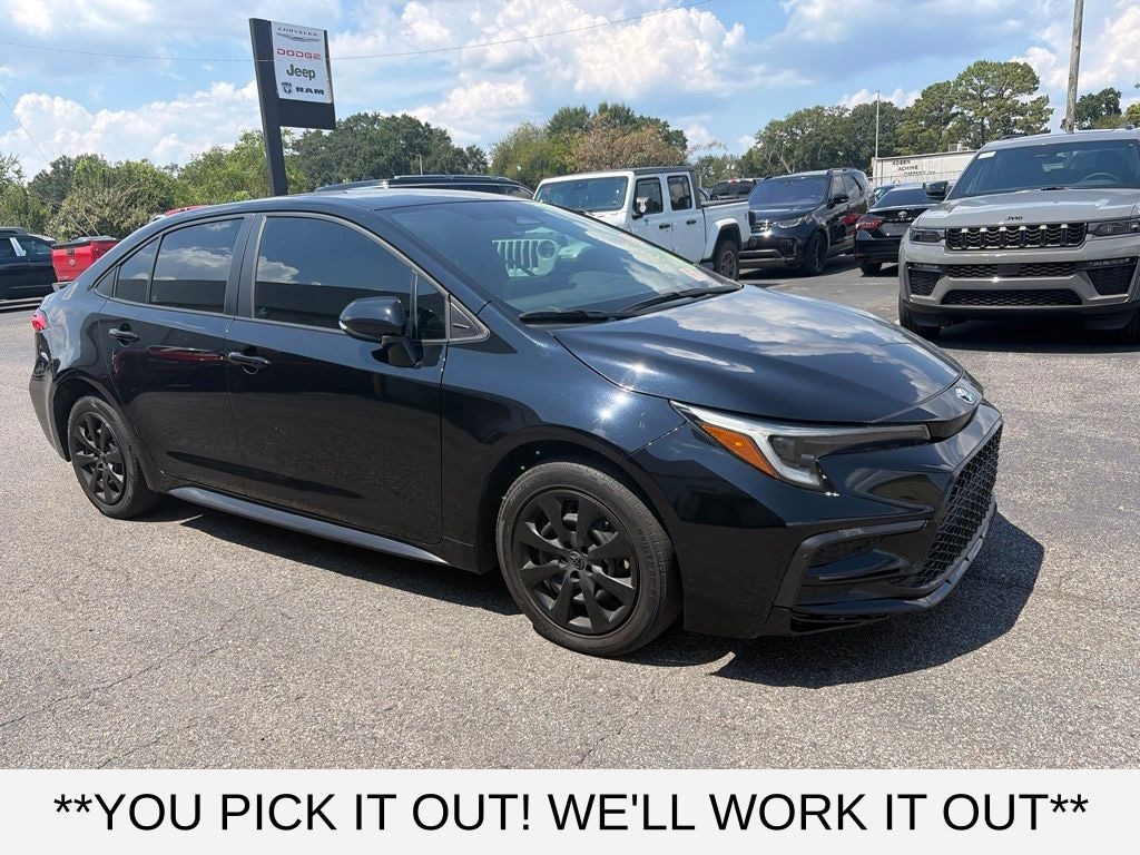Used 2023 Toyota Corolla SE Sedan
