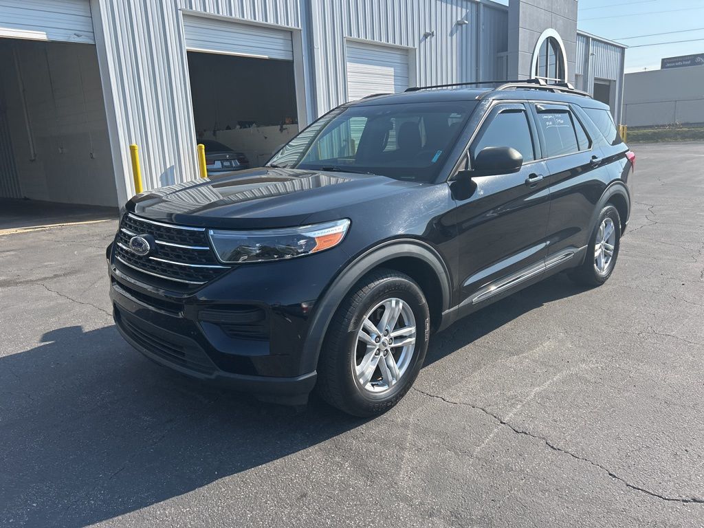 2020 Ford Explorer XLT photo 2