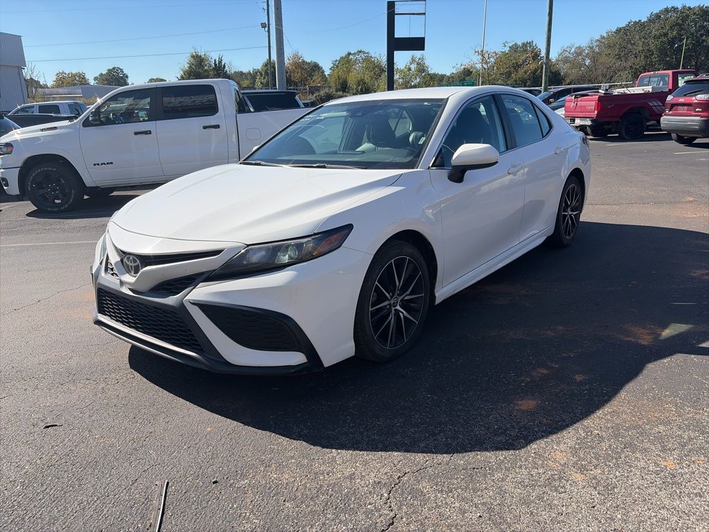2021 Toyota Camry SE photo 3