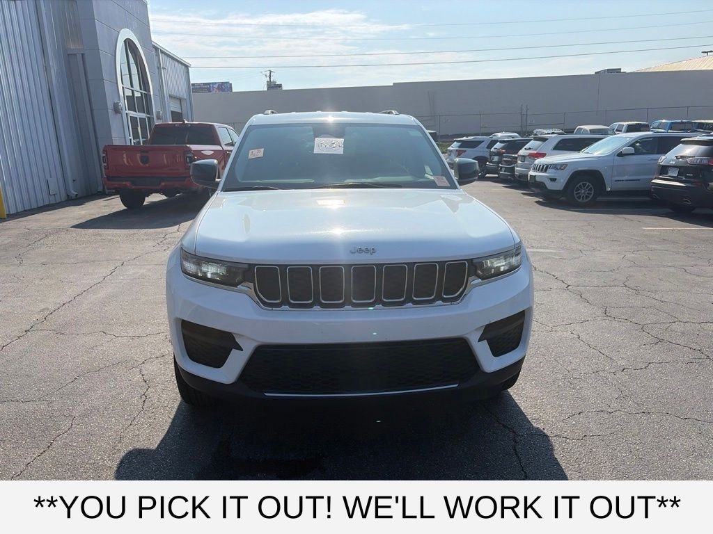 Used 2023 Jeep Grand Cherokee Laredo SUV