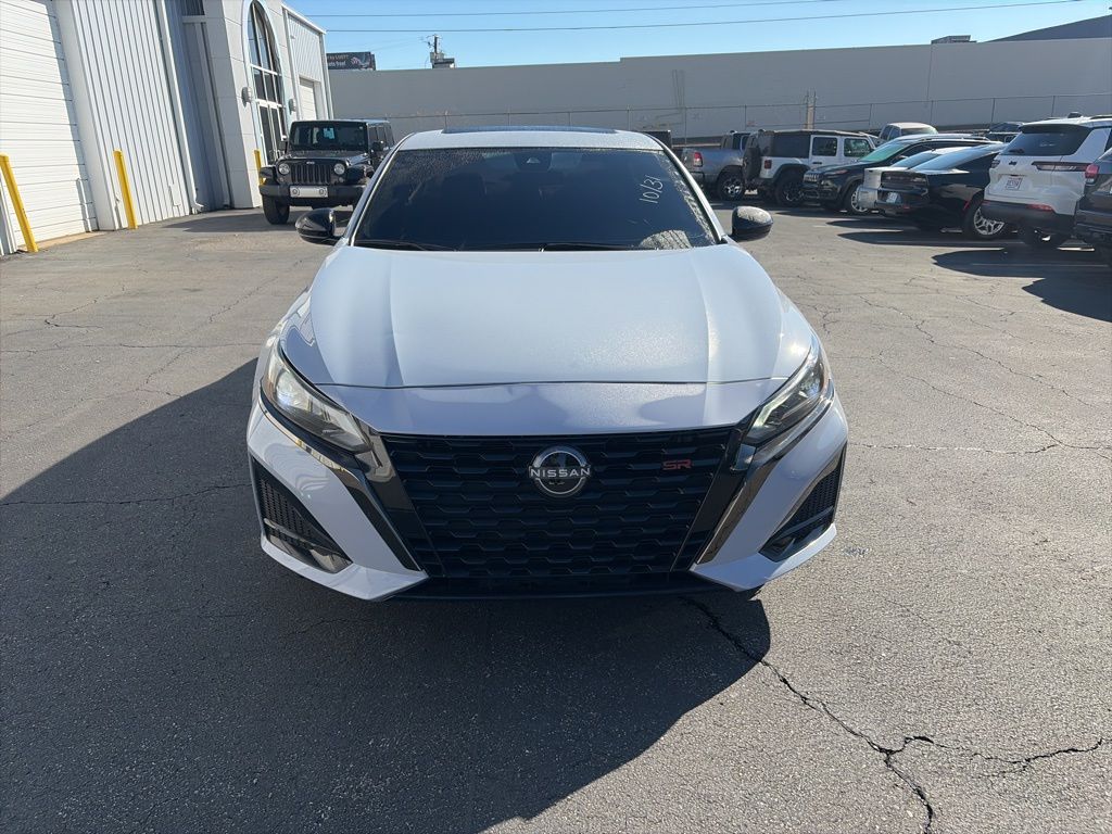 2023 Nissan Altima 2.5 SR photo 2