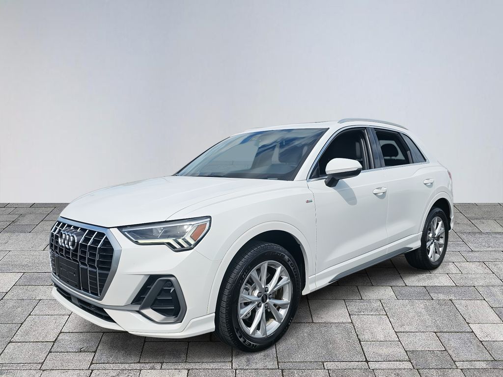 2023 Audi Q3 45 TFSI S line Premium photo 3