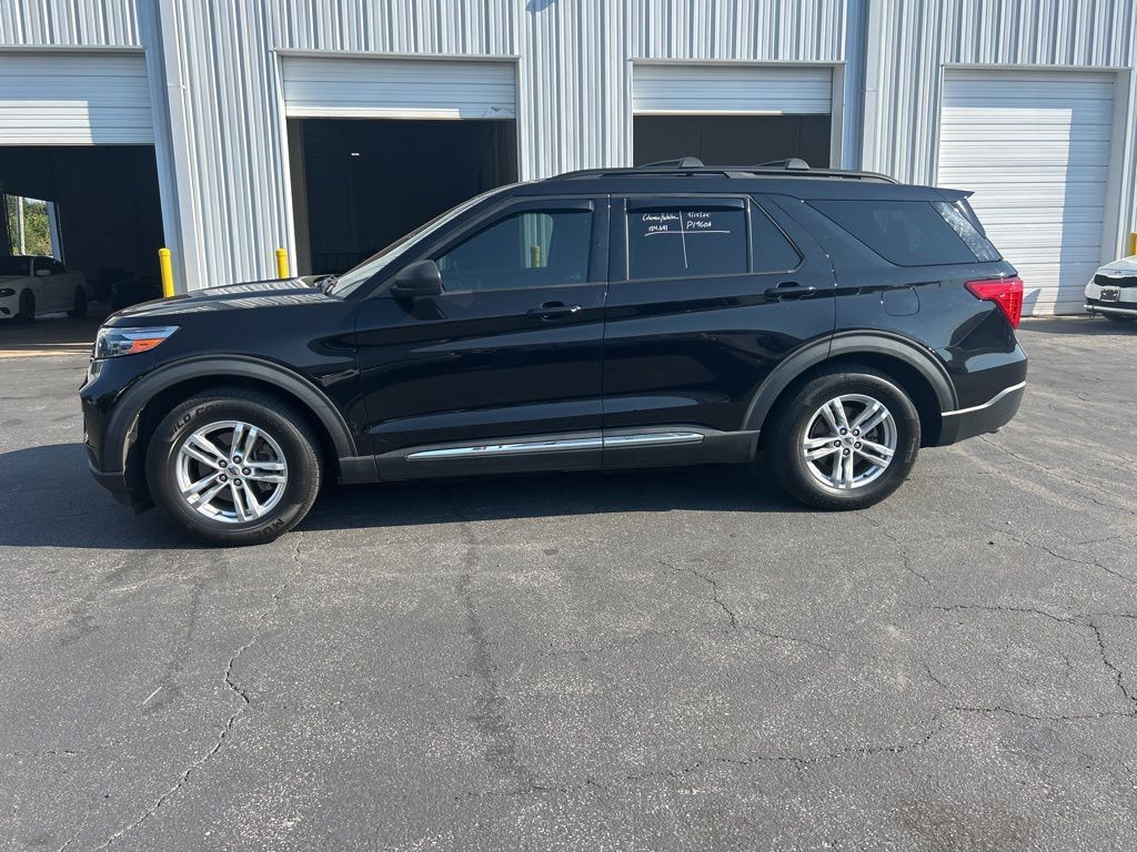 2020 Ford Explorer XLT photo 3