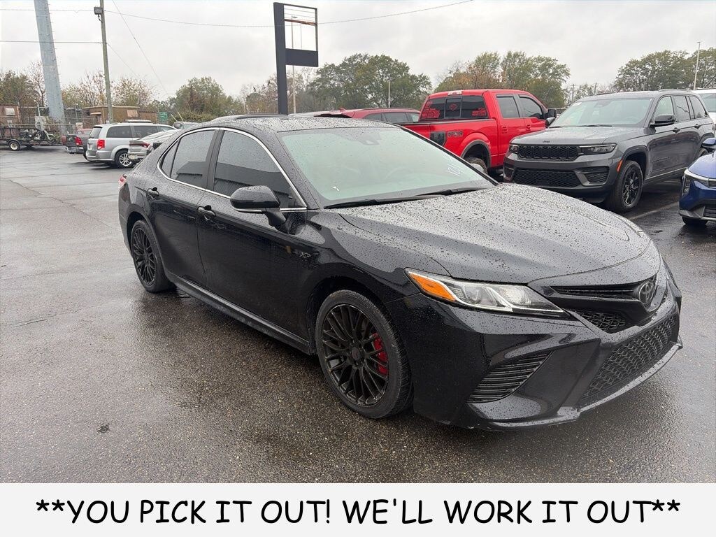 Used 2020 Toyota Camry SE Sedan