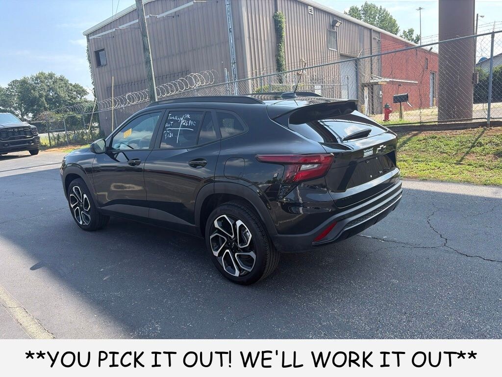 Used 2025 Chevrolet Trax 2RS SUV