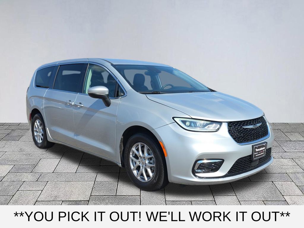 2023 Chrysler Pacifica Touring L