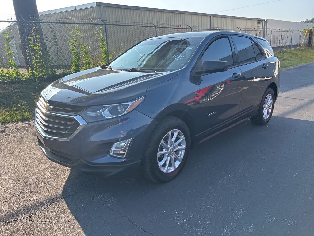 2018 Chevrolet Equinox LS photo 2