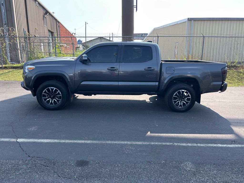 2023 Toyota Tacoma TRD Sport V6 photo 4