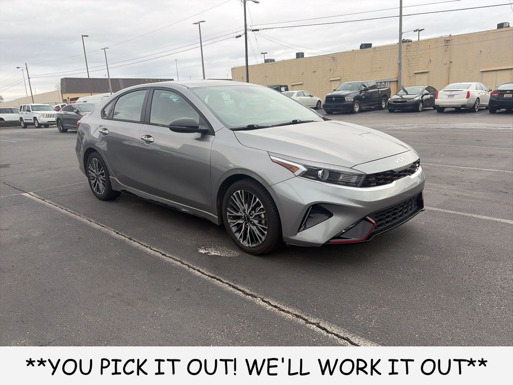 2022 Kia FORTE GT-Line's photo
