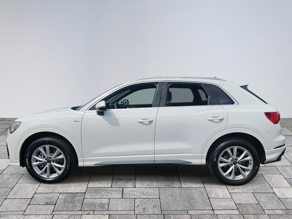 2023 Audi Q3 45 TFSI S line Premium photo 4