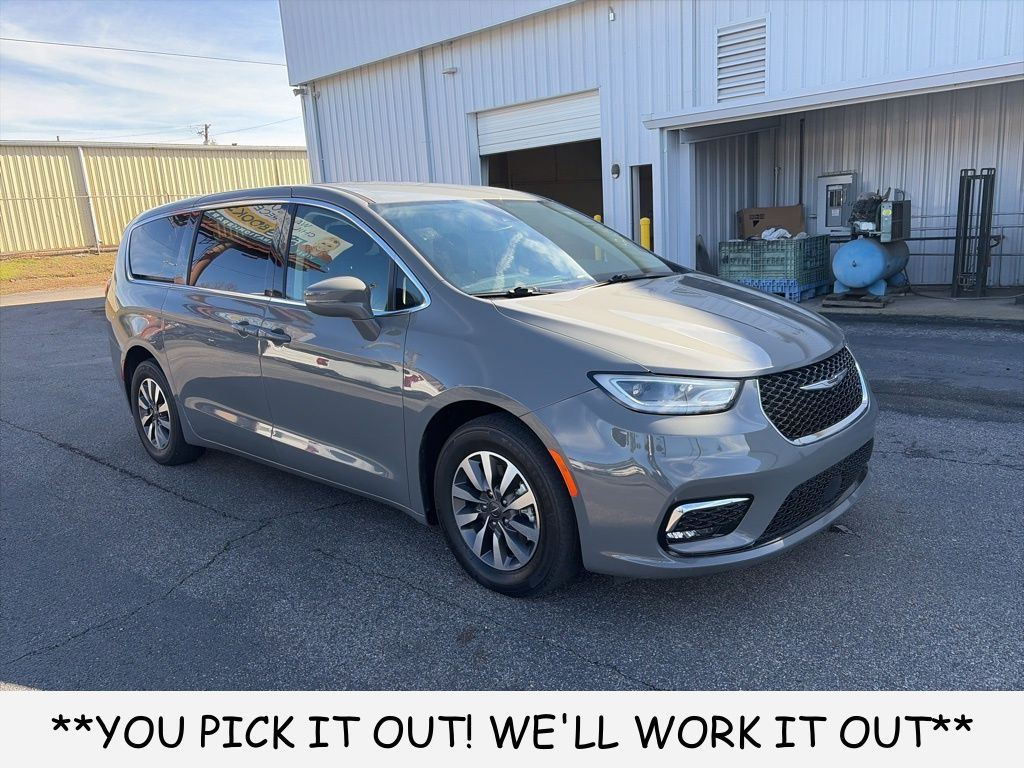2022 Chrysler Pacifica Hybrid Touring L