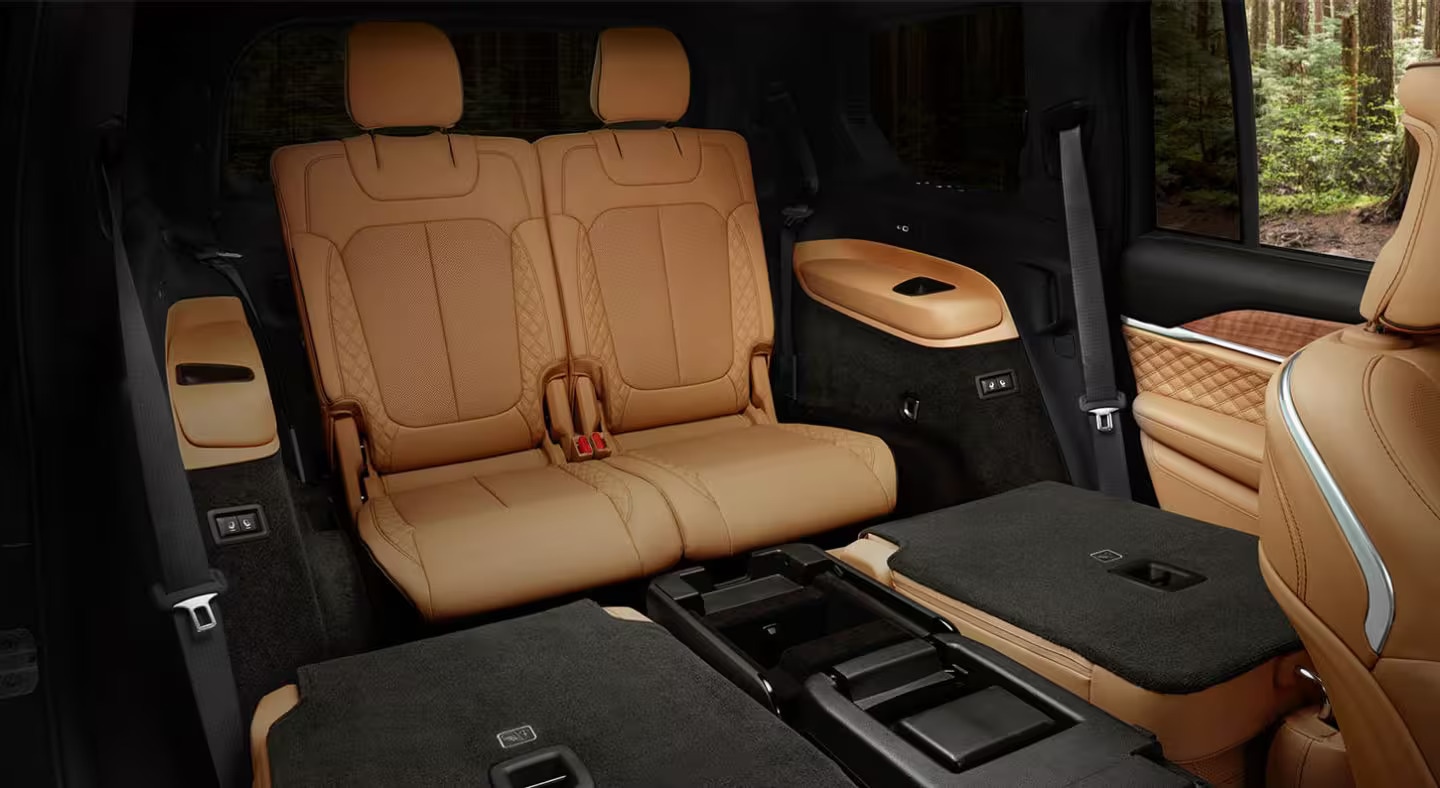 2027 Jeep Grand Cherokee interior and cargo
