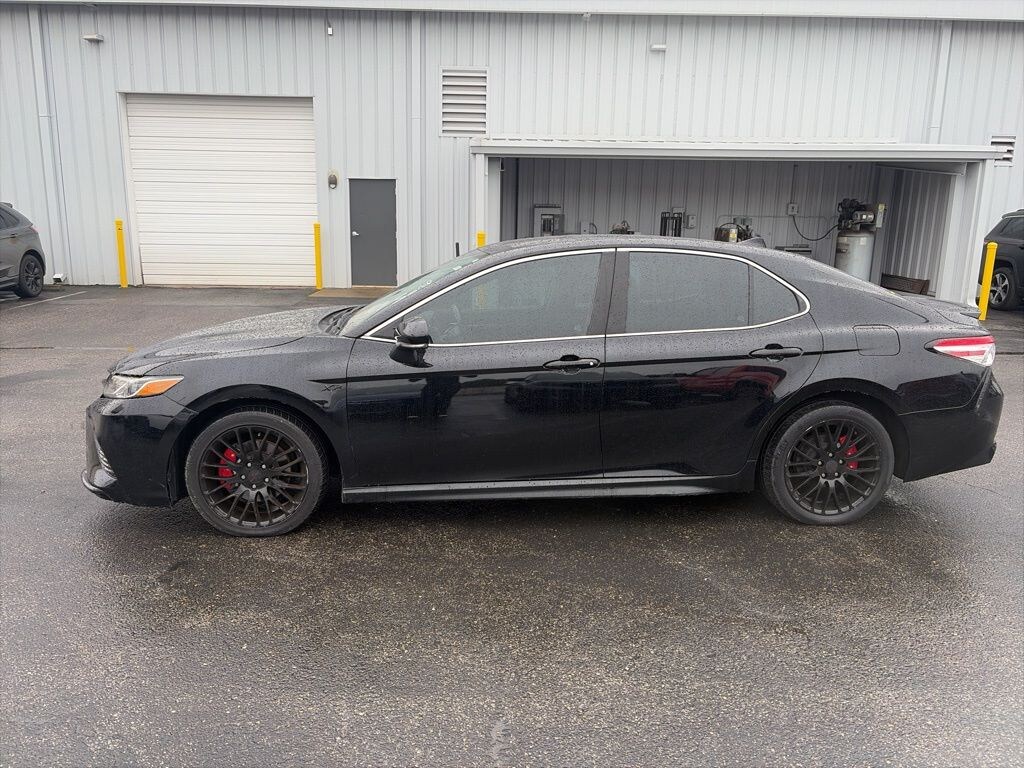 Used 2020 Toyota Camry SE Sedan