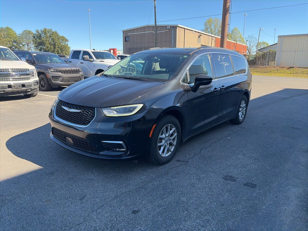 2022 Chrysler Pacifica Touring L photo 3