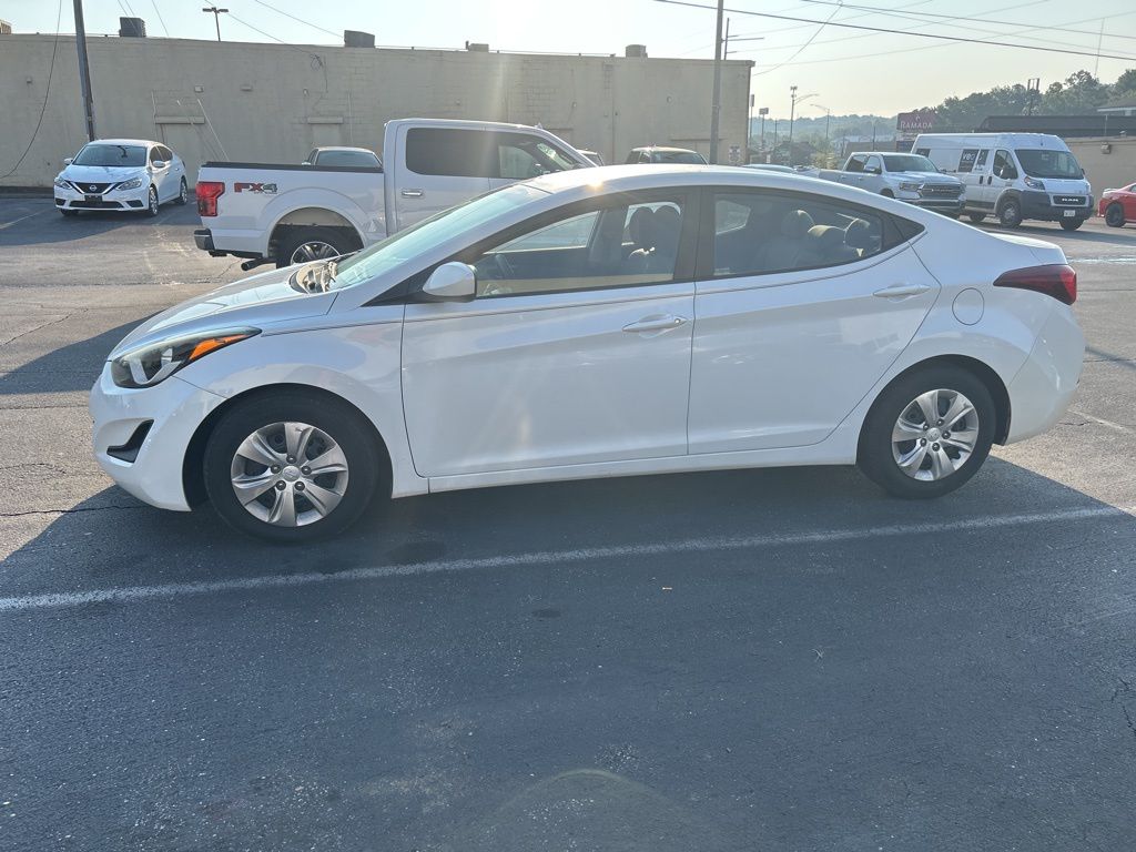 2016 Hyundai Elantra SE photo 3