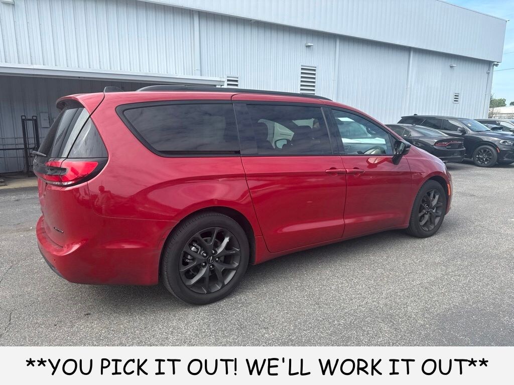 Used 2025 Chrysler Pacifica Limited Van Passenger Van