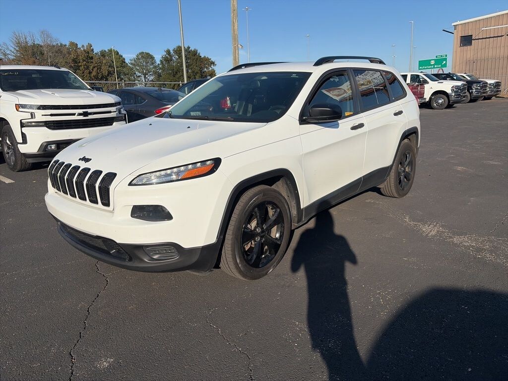 Used 2017 Jeep Cherokee Sport FWD SUV