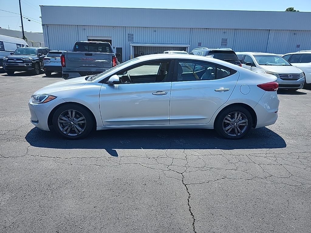 2018 Hyundai Elantra SEL photo 4