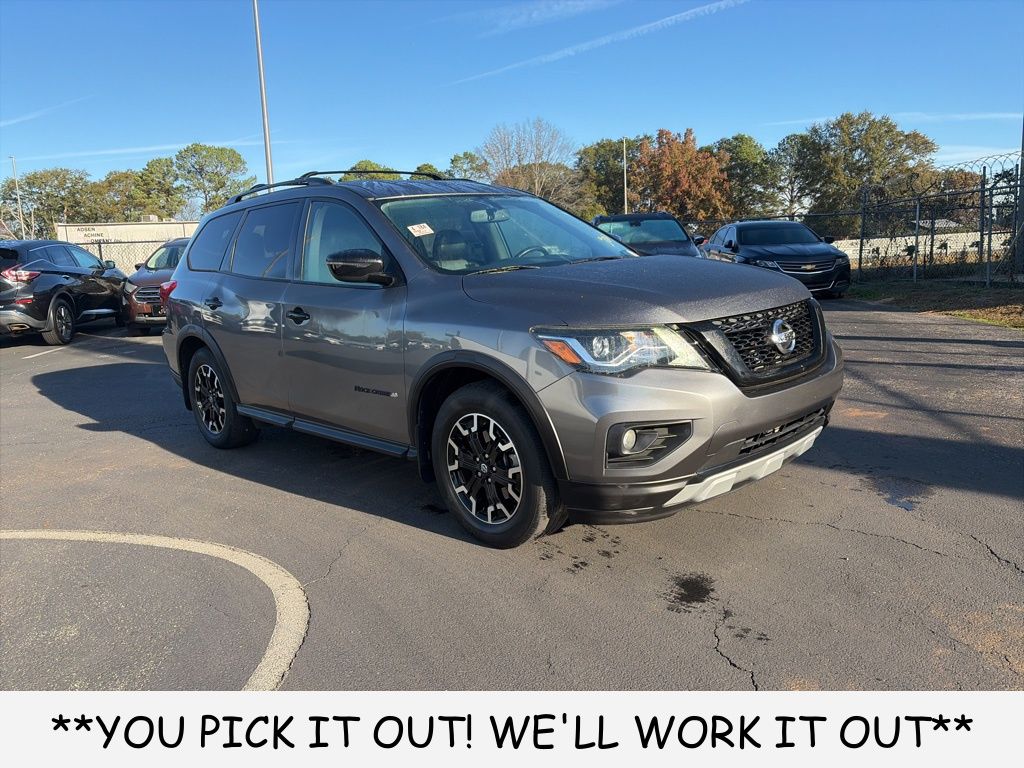 2020 Nissan Pathfinder SV's photo