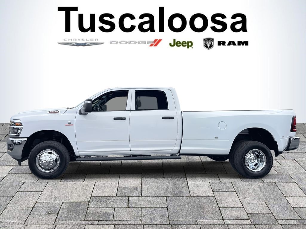 2026 RAM 3500 Tradesman - Photo 4