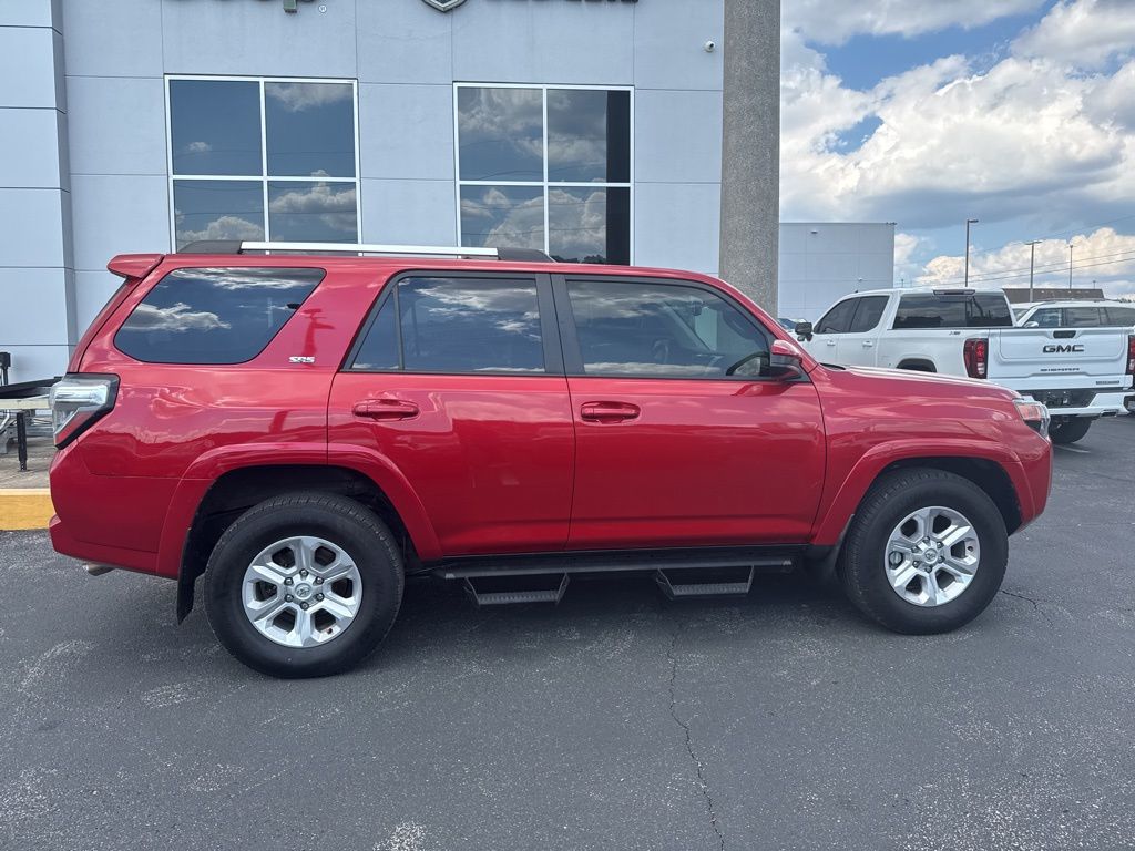 2022 Toyota 4Runner SR5 photo 3