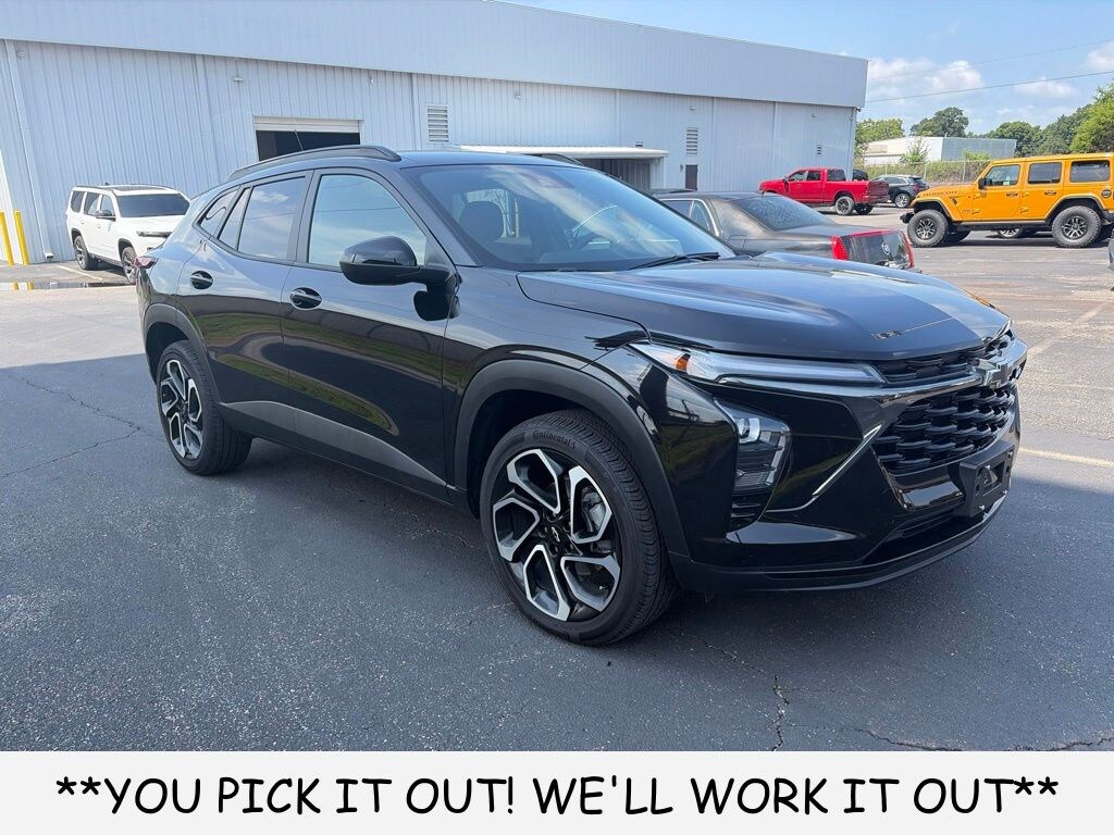 Used 2025 Chevrolet Trax 2RS SUV