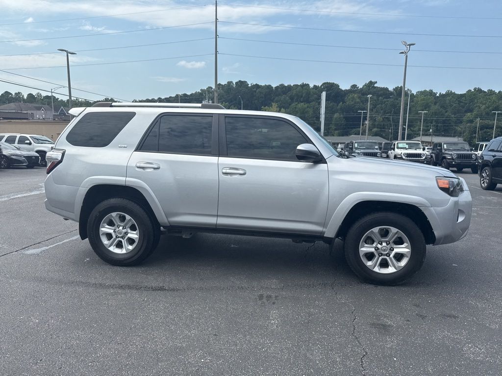 2021 Toyota 4Runner SR5 photo 2