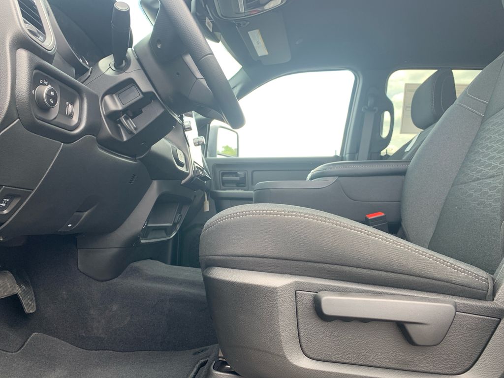 2026 RAM 3500 Tradesman - Photo 21