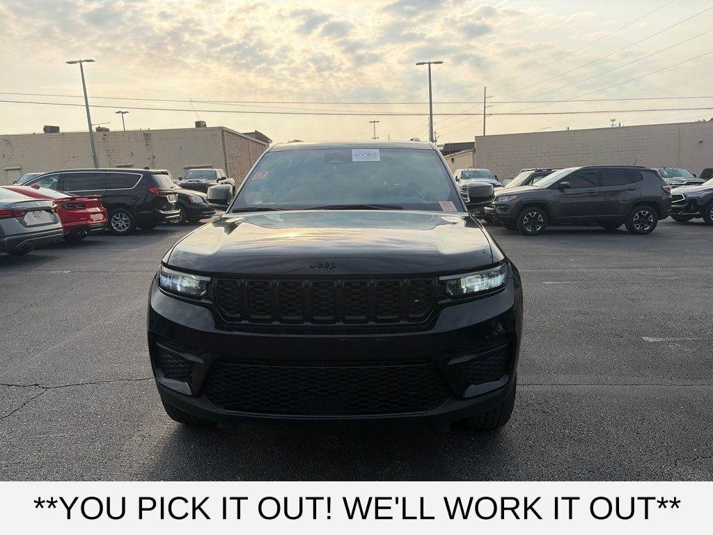 Used 2024 Jeep Grand Cherokee Laredo SUV