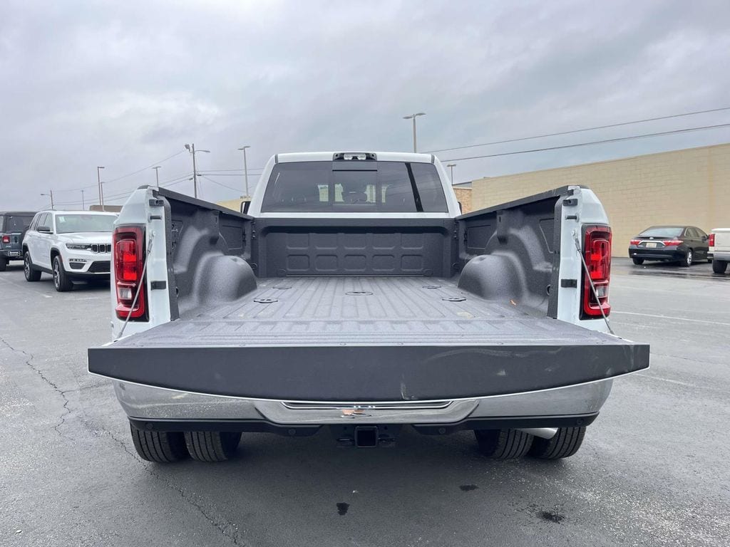 2026 RAM 3500 Tradesman - Photo 9