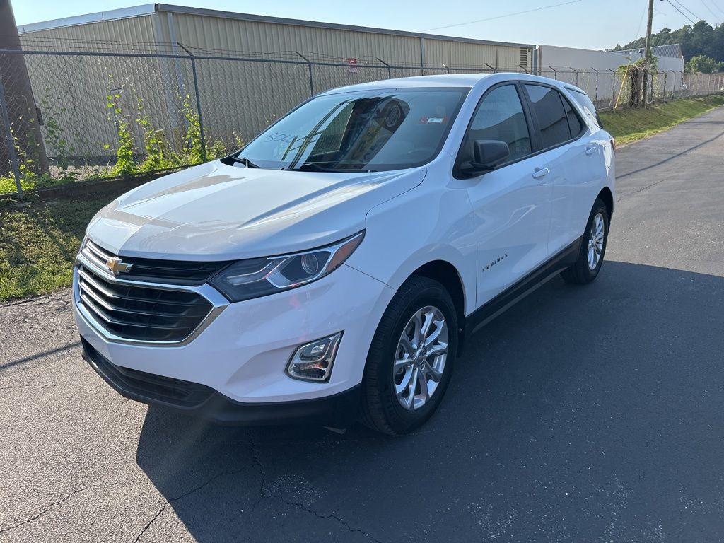 2021 Chevrolet Equinox LS photo 3