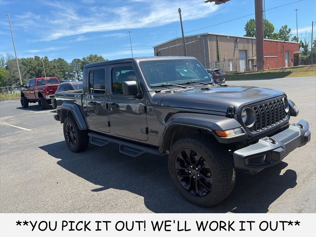 2025 Jeep Gladiator Nighthawk Auto's photo