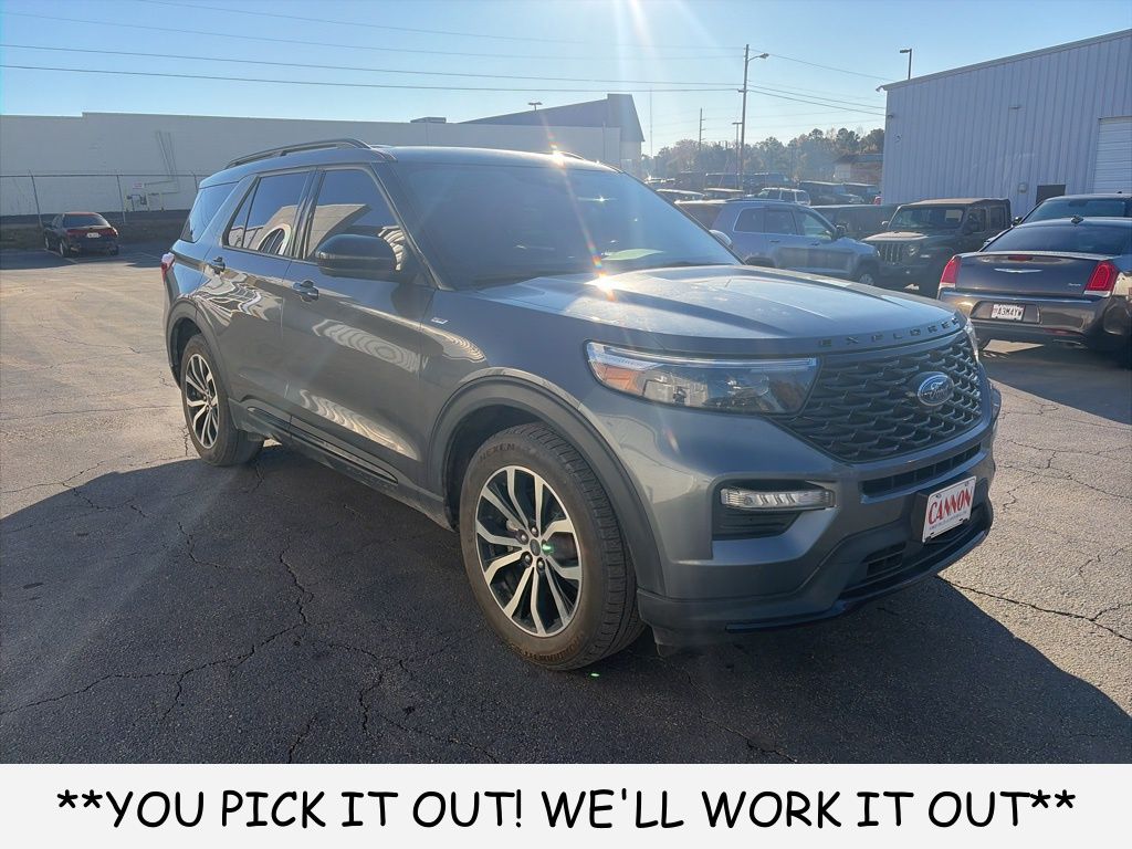 2023 Ford Explorer ST-LINE's photo