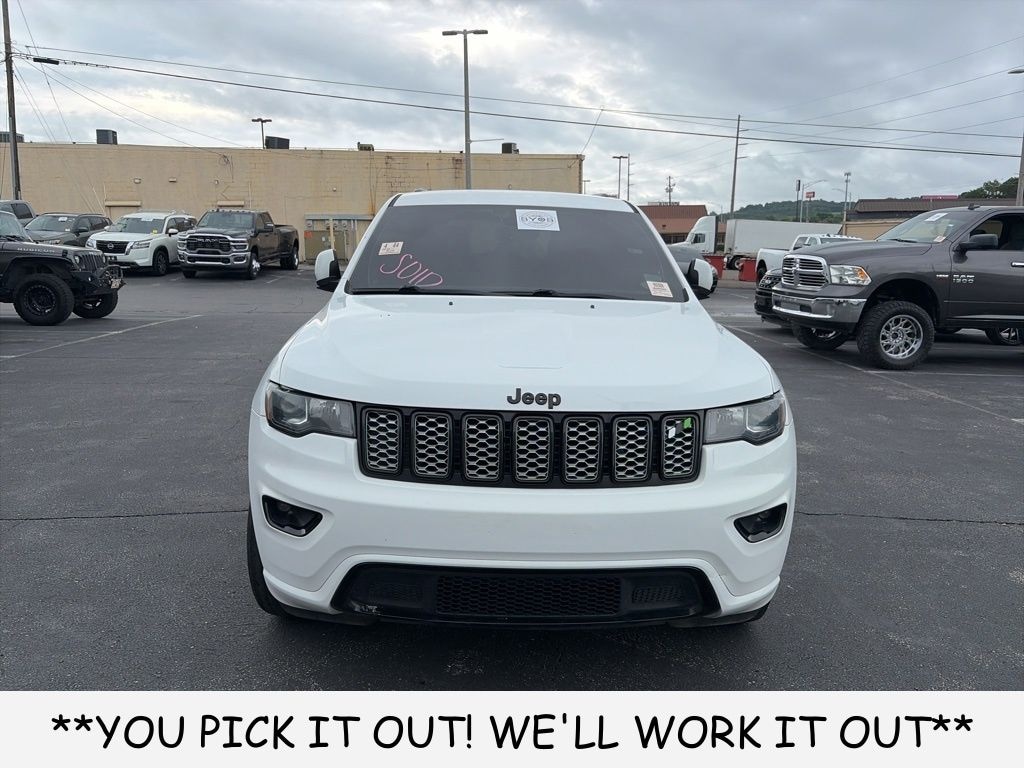 Used 2019 Jeep Grand Cherokee Laredo SUV