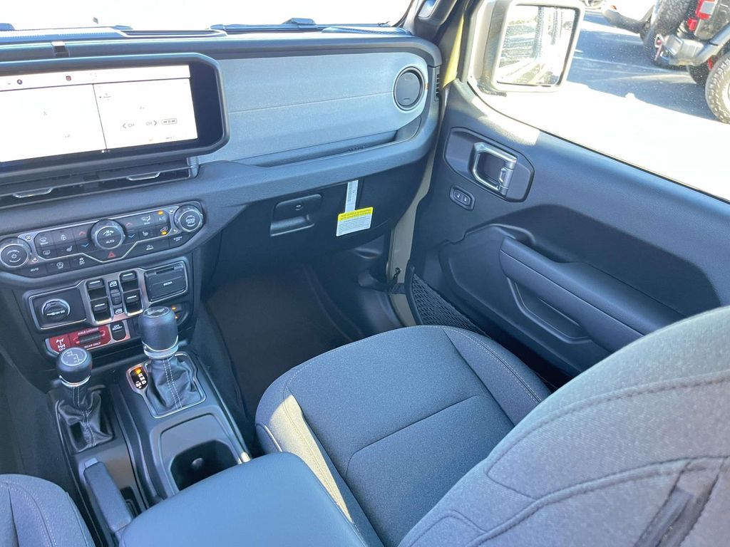 2026 Jeep Wrangler 4-Door Willys - Photo 28