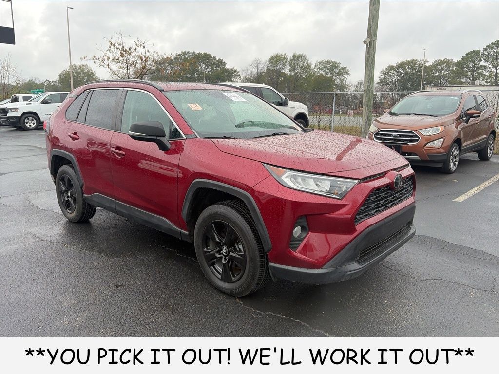 2020 Toyota RAV4 XLE's photo