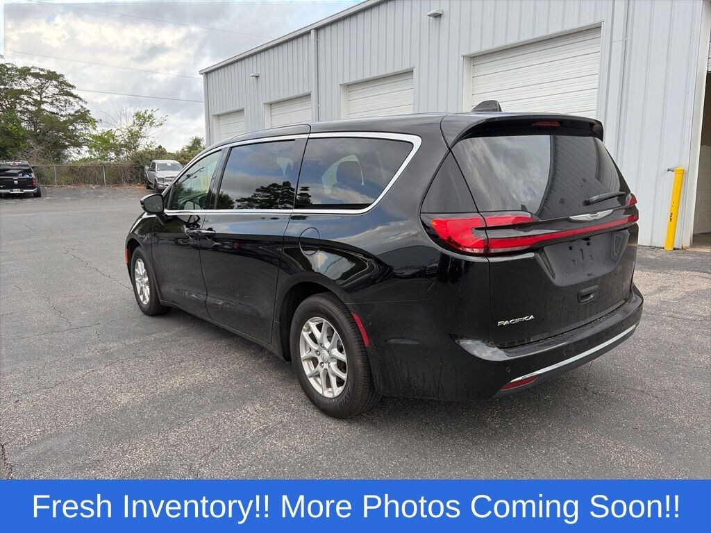 Used 2026 Chrysler Pacifica Select Van Passenger Van