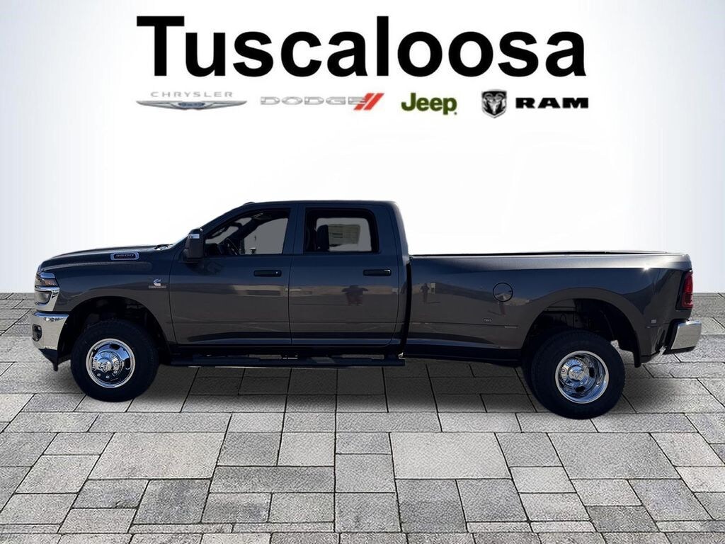 New 2026 Ram 3500 TRADESMAN CREW CAB 4X4 8' BOX Pickup
