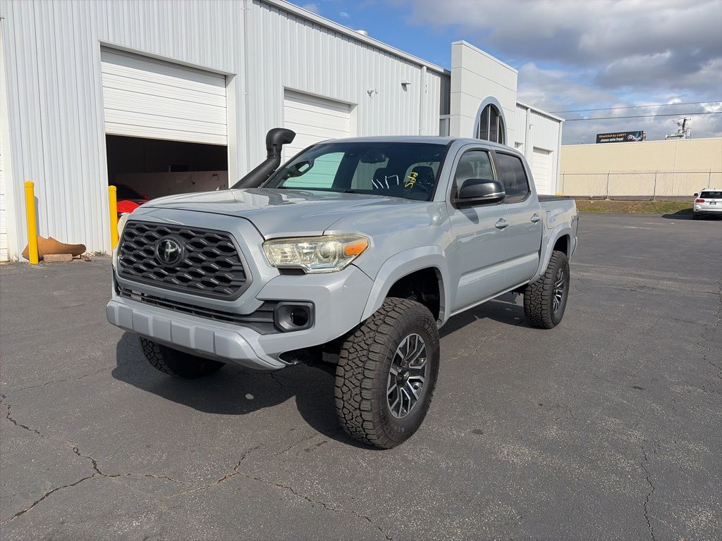 2021 Toyota Tacoma TRD V6 photo 3