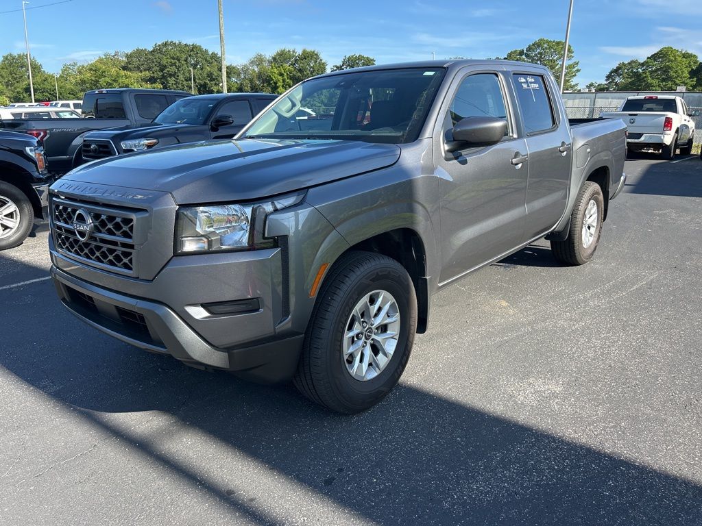 2024 Nissan Frontier SV photo 3