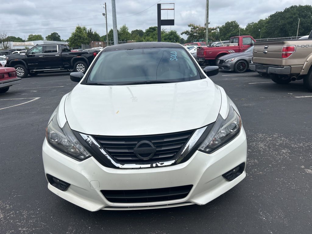 2017 Nissan Altima 2.5 SR photo 2