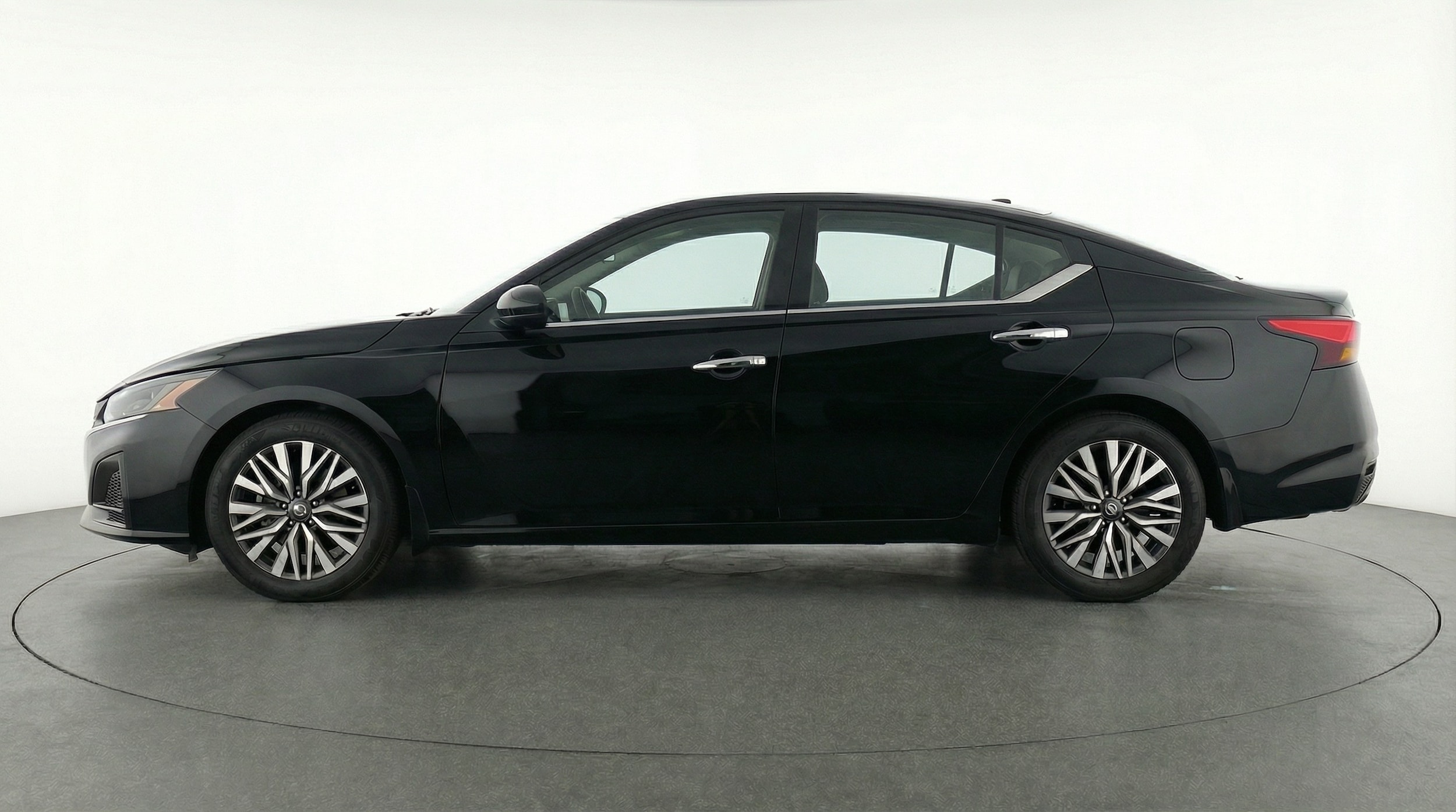 Thumbnail: 2025 Nissan Altima - 4