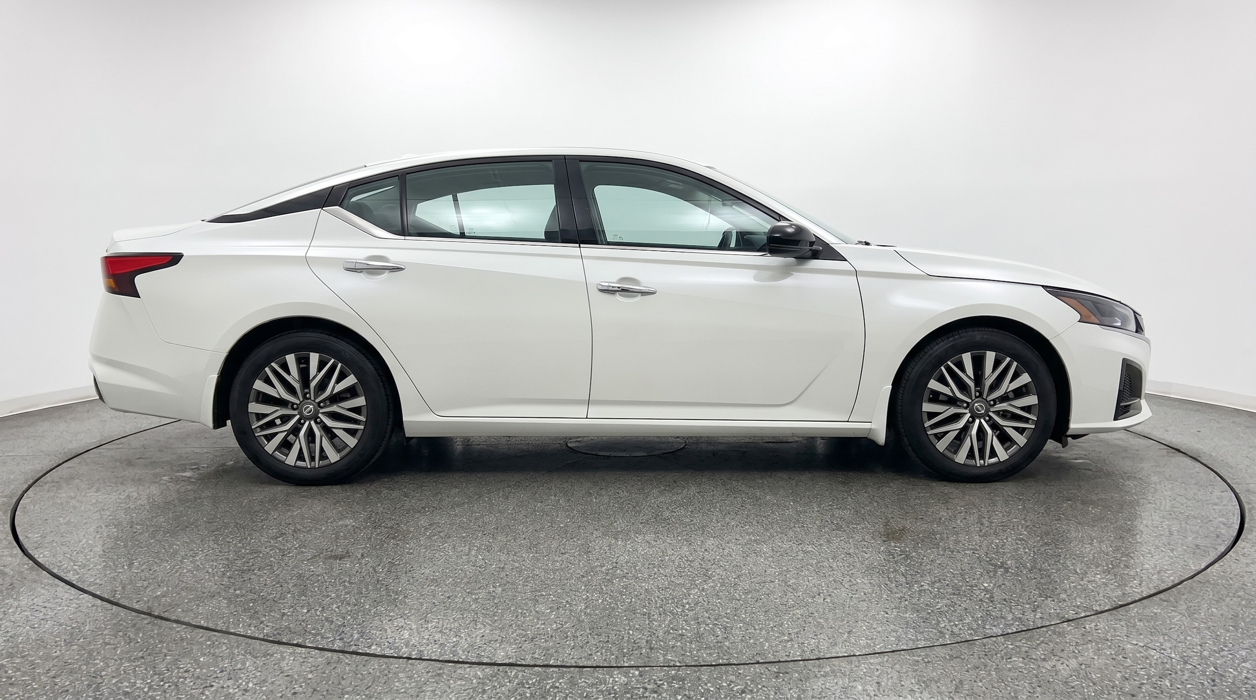 Thumbnail: 2025 Nissan Altima - 8